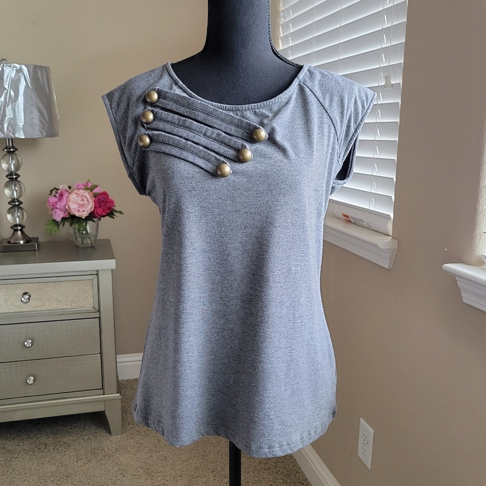 Double Zero Gray Short-Sleeve Top with Decorative Button Straps